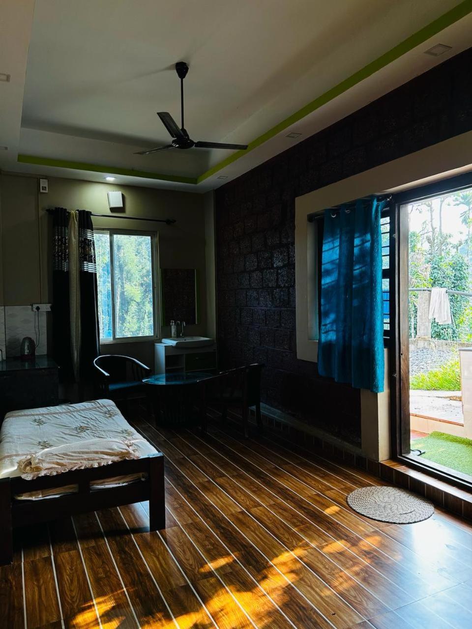 Homestay Sana Riverside *