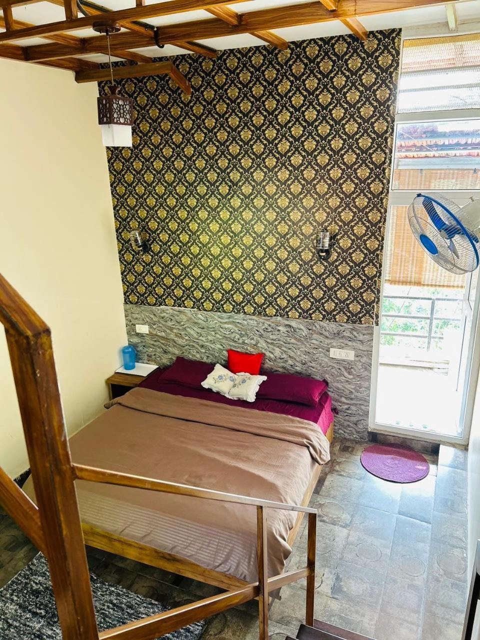 Sana Riverside Homestay